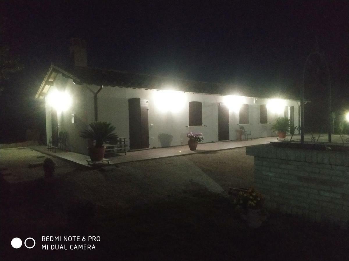 Agriturismo " Le Serre" 스펠로 외부 사진